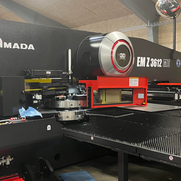 AMADA Revolverstanser model EMZ3612-M2